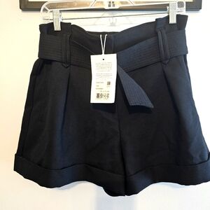 ✨Sezane Rome Short
